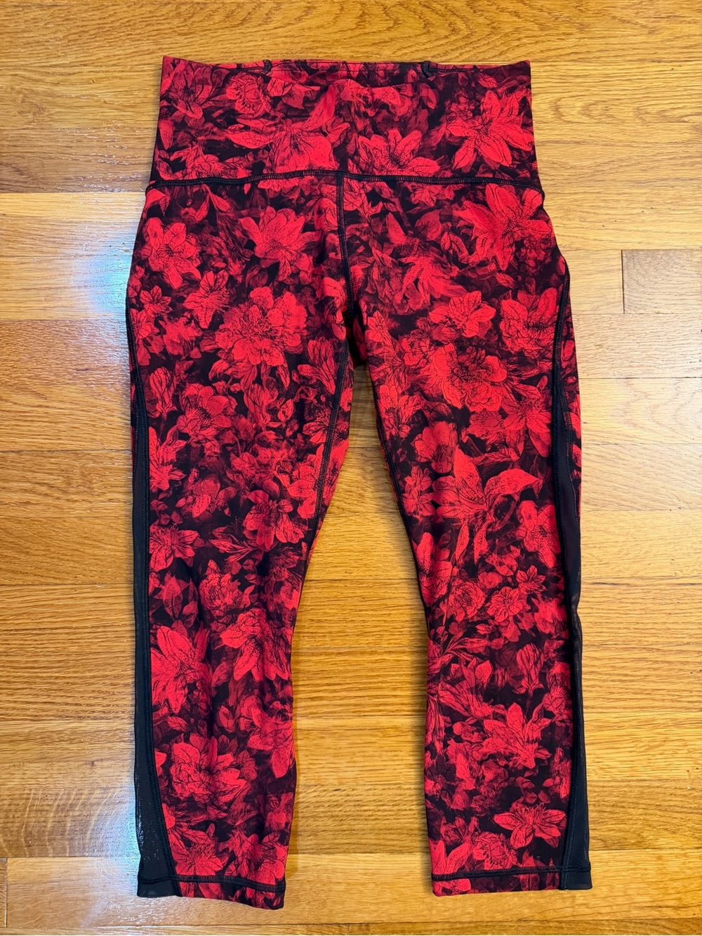 Lululemon Train Times Crop *21" CarmineTrue Red Black / Black - Size 6